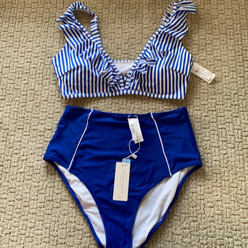 NWT ladies CupShe bikini large